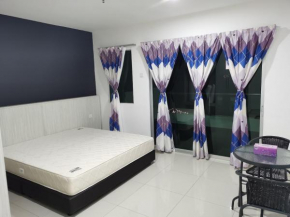 Marina Island Couple Home Stay